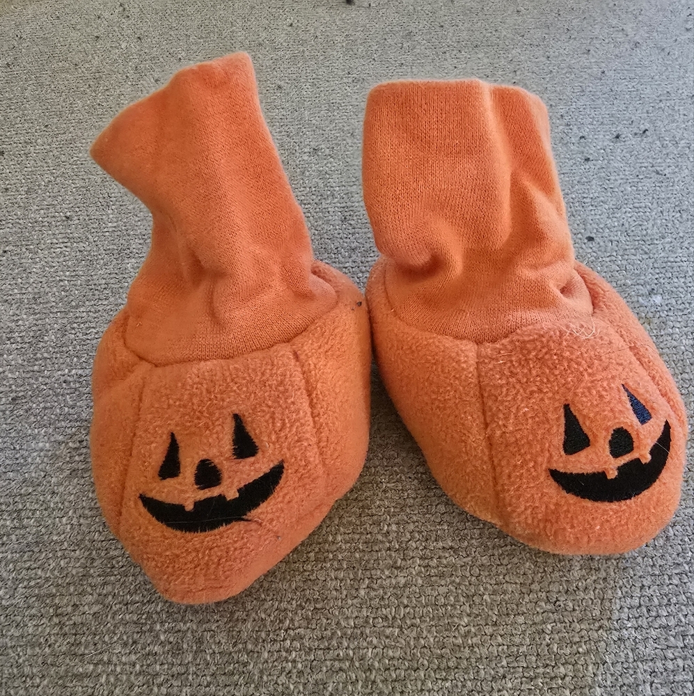 * Children's Place 6-12 months Halloween pumpkin booties